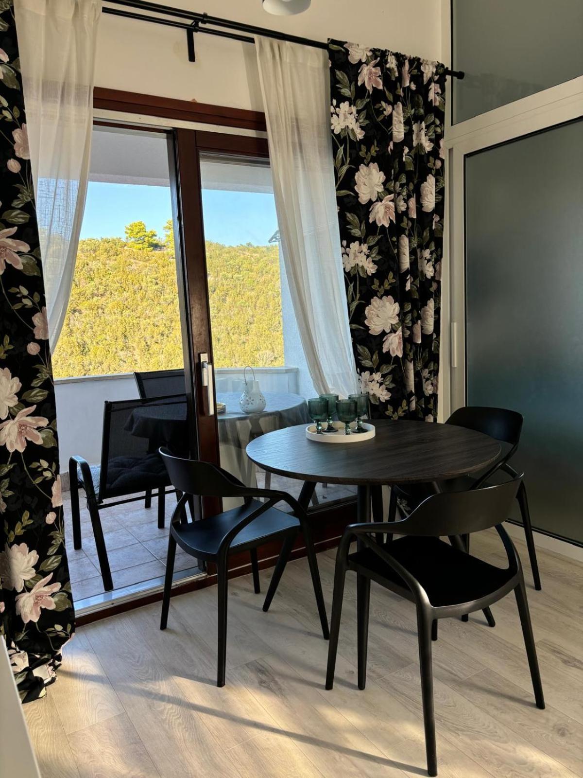 Viducic Apartments Dragove Bagian luar foto